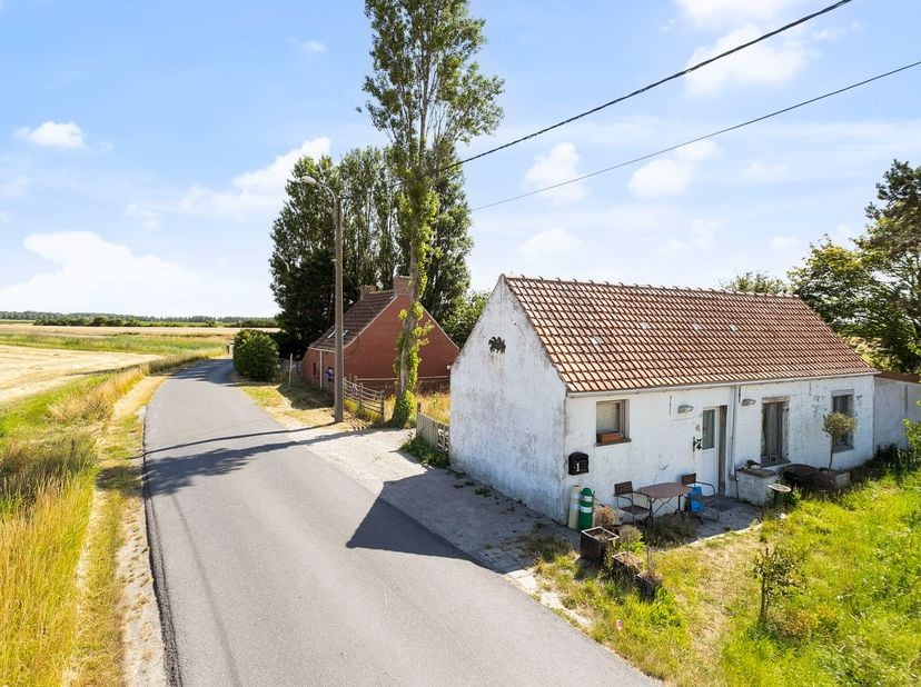 Deze open bebouwing gelegen op de grens tussen Middelkerke en Oostende is een unieke kans om in een fantastische omgeving te wonen. Omgeven door het g