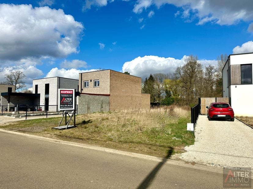 LOT 2 - Residentieel gelegen bouwgrond van 5a 54ca voor een halfopen bebouwing. Vlakbij Zolder centrum (winkels, scholen en openbaar vervoer (bus, tre