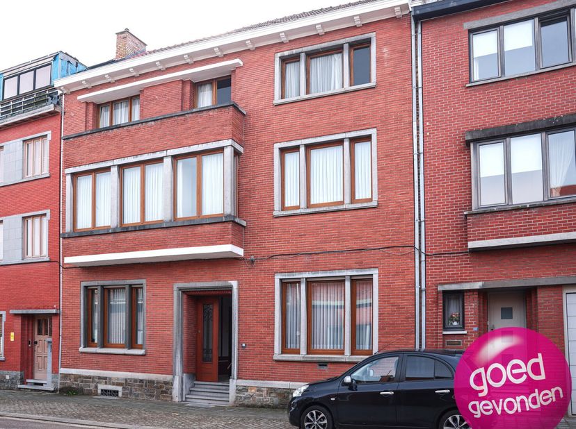 MAGNIFIQUE MAISON DE MAÎTRE situé en pleine ville avec 5 à 7 chambres, charmant jardin avec grande terrasse et une excellente orientation, possibilité