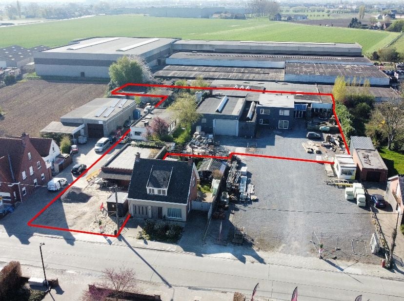 Bien professionnel à vendre
                    à 8710 Sint-Baafs-Vijve