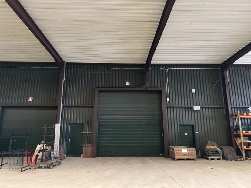Bien professionnel à louer
                    à 3800 Sint-Truiden