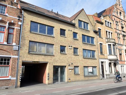                                         Gelijkvloers app. te huur in Assebroek, € 1.100
