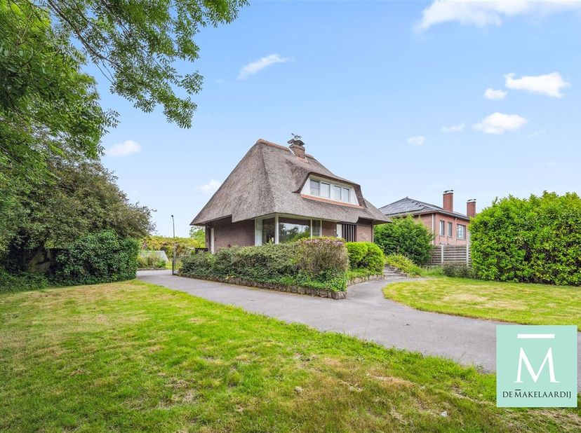 Te renoveren villa op een zeer uitgestrekt perceel van bijna 20 are.&lt;br /&gt;
Ontdek dit unieke pand in Duffel, een karaktervolle, doch volledig te renov
