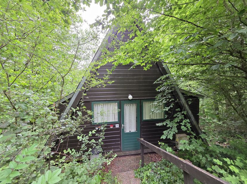 Chalet situé dans l&#039;agréable parc de vacances &#039;&#039;Sunclass&#039;&#039; situé à 2km du centre de Durbuy.&lt;br /&gt;
Ce chalet peut accueillir 4 personnes et se compose