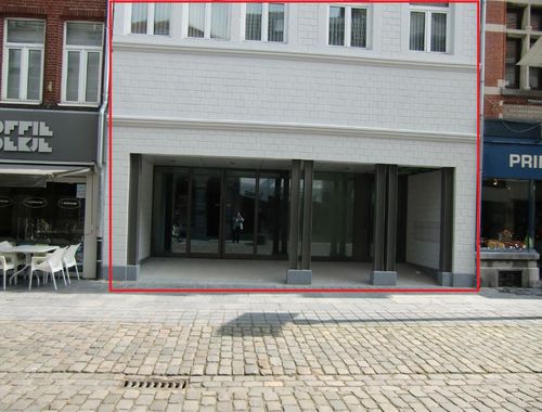                             Commerce à louer à Maaseik
