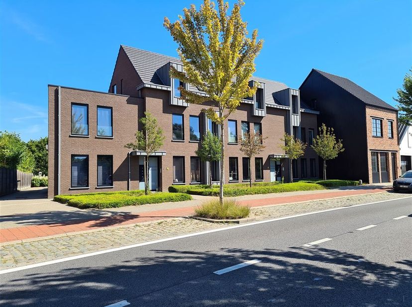 Mooi gelijkvloers appartement (bouwjaar 2013) in Residentie Hofvelden in het centrum van Booischot. &lt;br /&gt;
Zeer centraal gelegen gelijkvloers appartem
