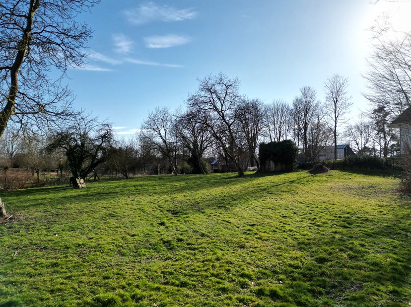 BLANDEN (Oud-Heverlee) - prachtig, achteringelegen stuk bouwgrond van +/- 42A en 19CA. Het perceel dat gelegen is op de grens met Heverlee vlak naast
