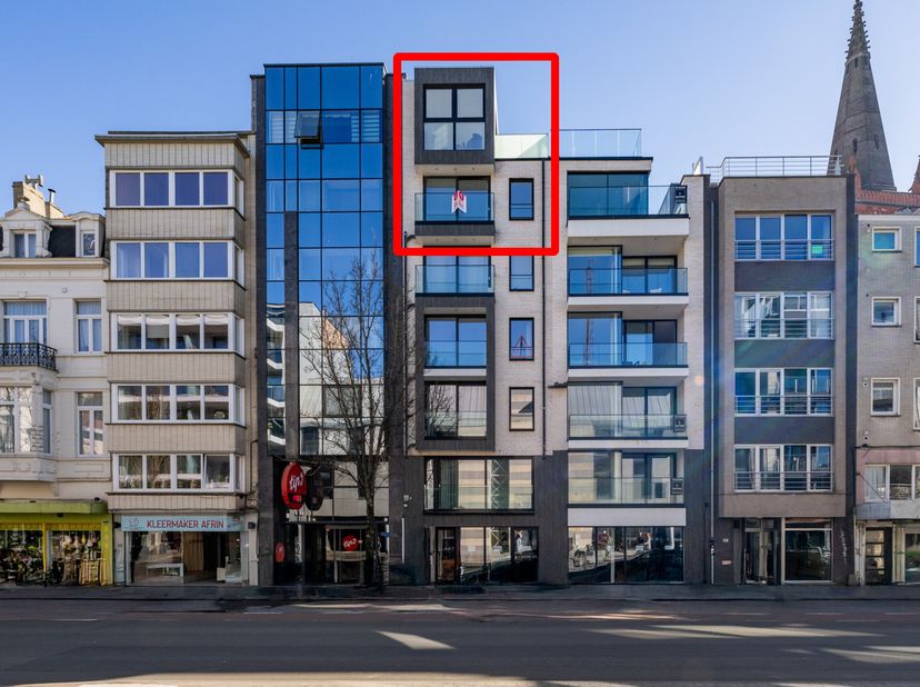 Dit schitterend duplexappartement (125m²) te koop is gelegen op de vijfde en zesde verdieping van de recente Residentie (2019) Lake Powell 2.0 langs d