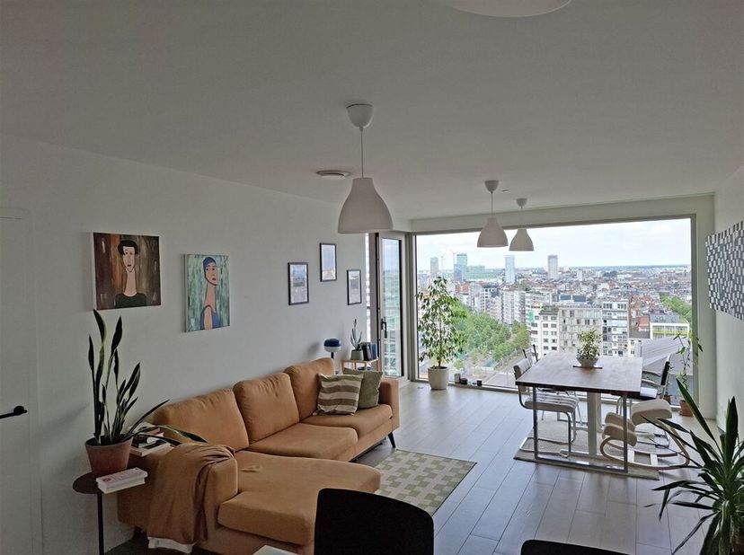Découvrez ce magnifique appartement d&#039;une chambre dans le coeur vibrant d&#039;Anvers, situé au 11ème étage de la &quot;Tour d&#039;Anvers&quot;. Depuis l&#039;appartement, vo