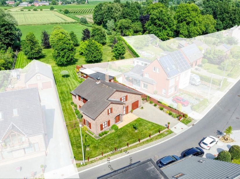 Vrijstaande woning met een uitzonderlijk perceel van 2.850 m²&lt;br /&gt;
&lt;br /&gt;
Een charmante open bebouwing op een fenomenaal perceel van maar liefst 2.85