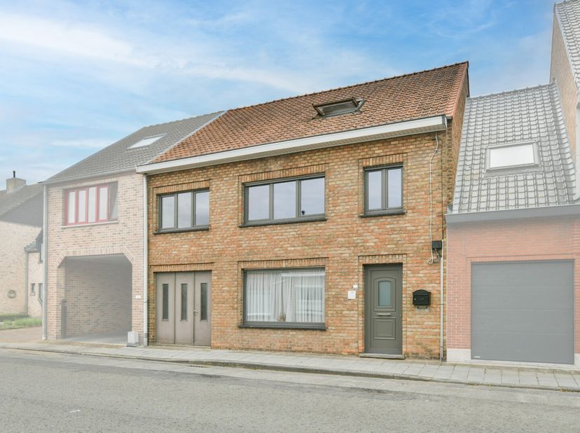 Kijkdag zaterdag 16 augustus van 10u tot 12u. Plan snel uw afspraak in voor deze topper!&lt;br /&gt;
Bent u op zoek naar een ruime en comfortabele gezinswon