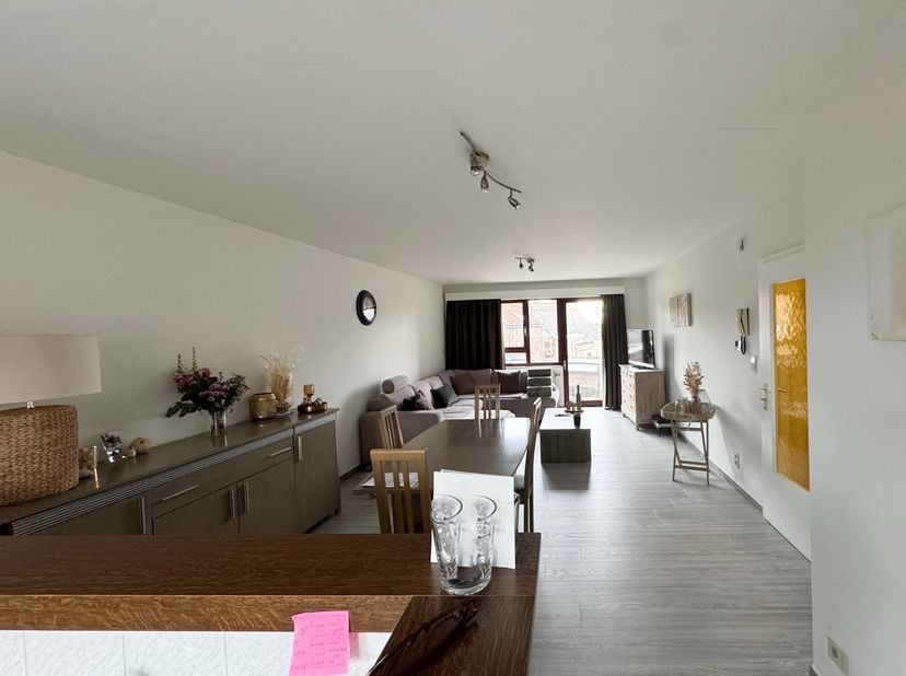 Dit appartement is gelegen op de tweede verdieping van een kleinschalige Residentie in het centrum van Borgloon.&lt;br /&gt;
&lt;br /&gt;
Met een bewoonbare opper