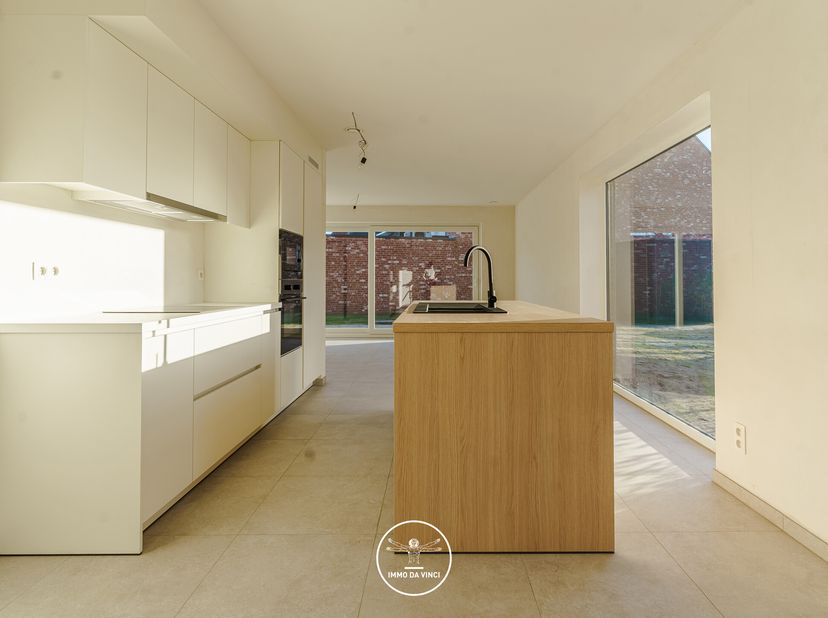 LIGGING&lt;br /&gt;
Dit nieuwbouwproject langs de Cooppallaan, vlakbij het centrum van Wetteren, biedt 9 energiezuinige woningen in een hedendaagse architec