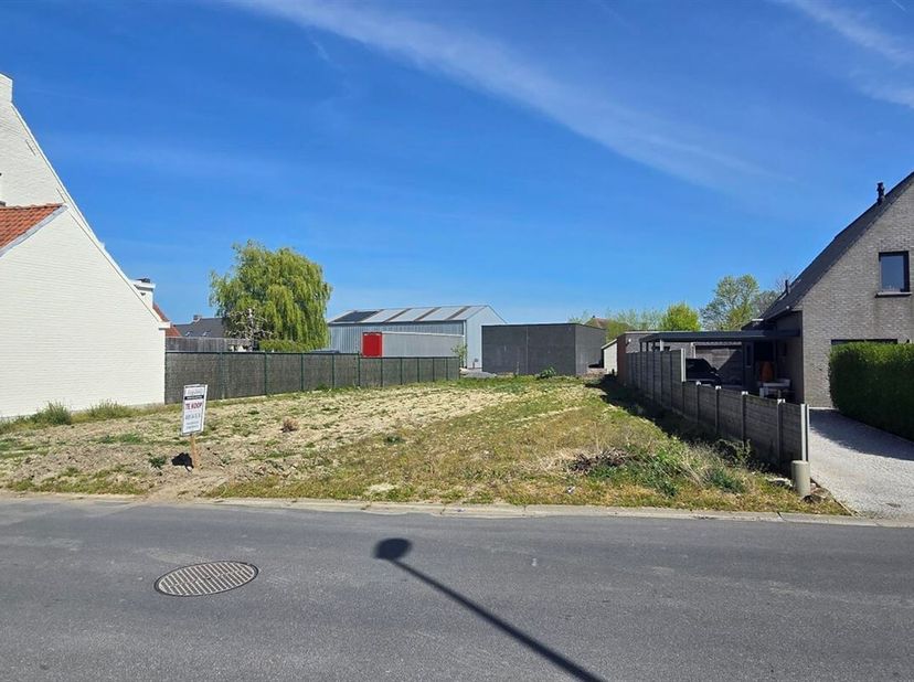 Schaars gelegen perceel bouwgrond van 535m² te Beveren-Leie !&lt;br /&gt;
Prachtige oriëntatie op een uiterst rustige ligging!&lt;br /&gt;
Op slechts 300 m van he