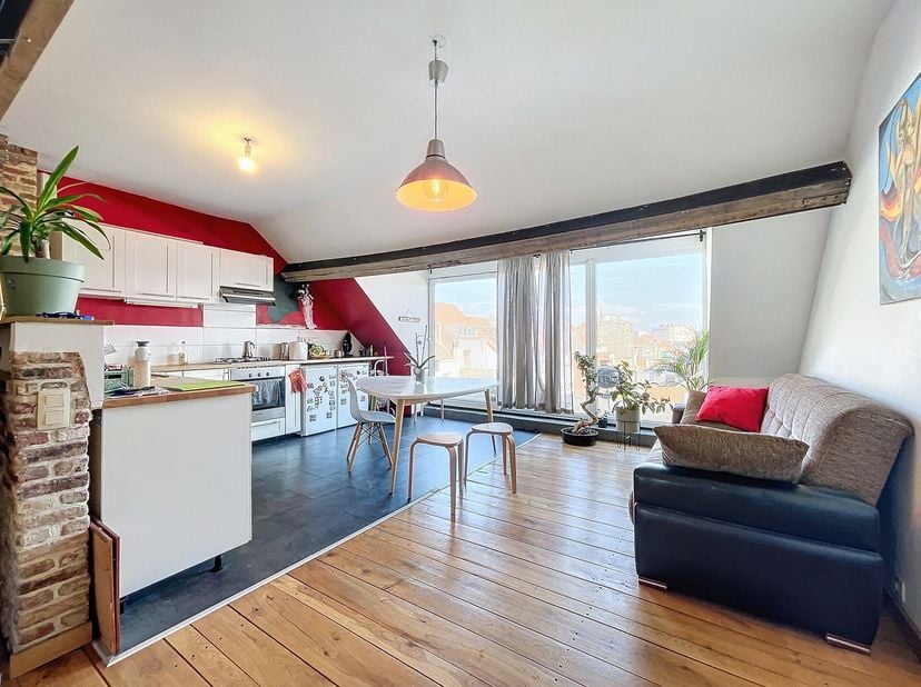 ANDERLECHT - REF: 7000603 - BEAU DUPLEX 2 CHAMBRES - FAIBLES CHARGES!&lt;br /&gt;
Situe au 4ème étage d&#039;une petite copropriété, nous vous proposons à la ven