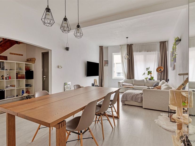 Maison familiale centrale avec 3 chambres spacieuses et panneaux solaires près de &quot;De Schorre&quot; Cette propriété est située près du centre de boom où to