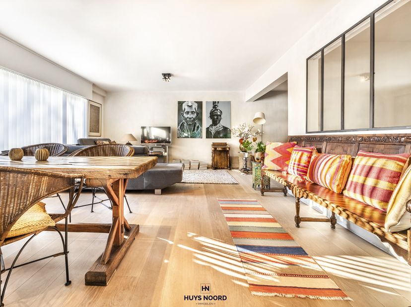 Een allesomvattend geheel en dit gelegen op wandelafstand van Centrum-Brugge.&lt;br /&gt;
&lt;br /&gt;
Dit tot in de puntjes gerenoveerd gelijkvloers appartement