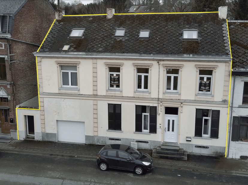 Crownimmo vous présente ce superbe immeuble de 416 m² (d&#039;après PEB).&lt;br /&gt;
Ancienne collocation avec un très beau rendement locatif (11 chambres possi