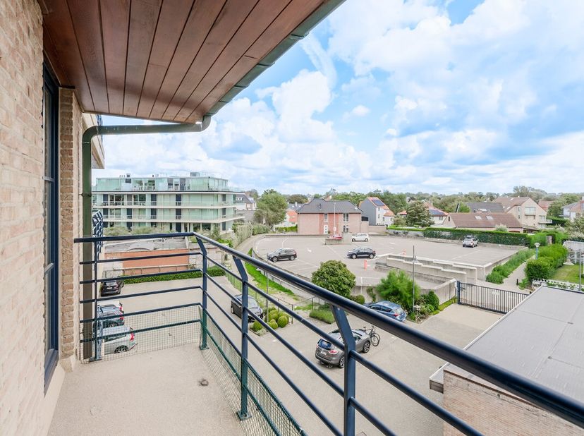Recent appartement te koop in het centrum van Sint-Idesbald / Koksijde Te koop: prachtig 2-slaapkamer appartement in Sint-Idesbald. Gelegen in een rec