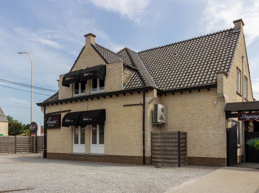 Bien professionnel à vendre
                    à 3290 Webbekom