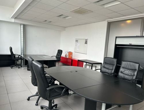                                         Kantoor te huur in Antwerpen, € 999
