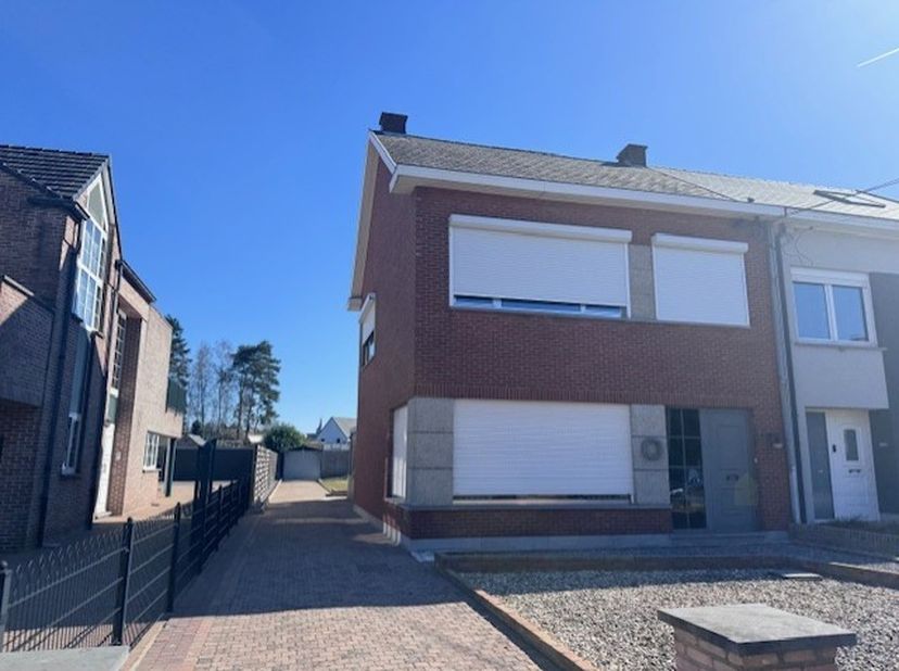 Maison à louer
                    à 2220 Hallaar