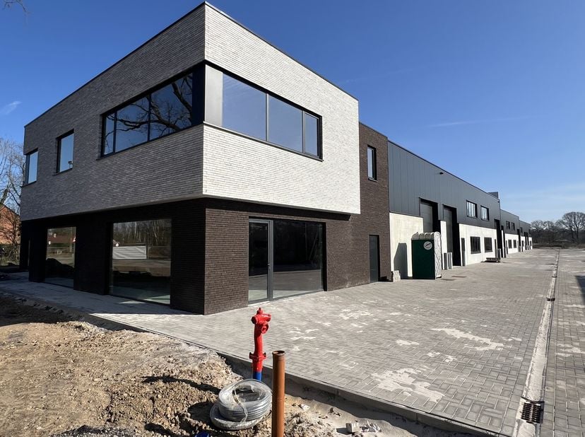 Bien professionnel à vendre
                    à 3520 Zonhoven
