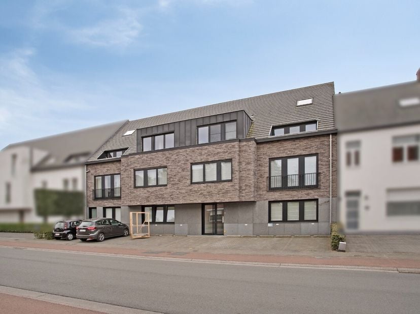 Instapklaar drie slaapkamer appartement te koop in centrum van WaregemOp zoek naar een stijlvol, instapklaar appartement op een toplocatie? Dit ruime