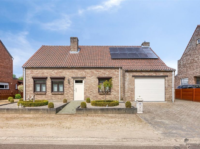 A vendre : spacieux lotissement ouvert dans un quartier calme à Balen&lt;br /&gt;
Dans un quartier calme de Balen, vous trouverez cette maison individuelle