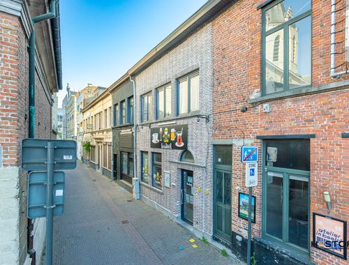                                         Handelszaak te koop in Sint-Niklaas, € 319.000
