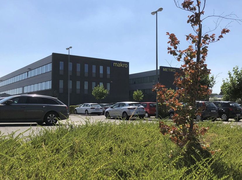 Bien professionnel à louer
                    à 2160 Wommelgem