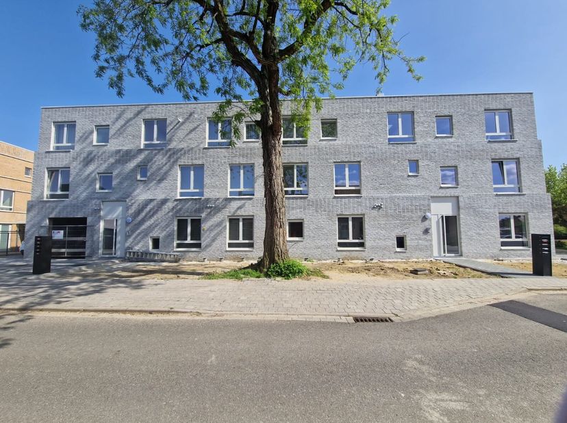 Dit uiterst energiezuinige appartement is gunstig, doch rustig gelegen in het centrum van Geel op wandelafstand van de winkelstraten, het station, sch