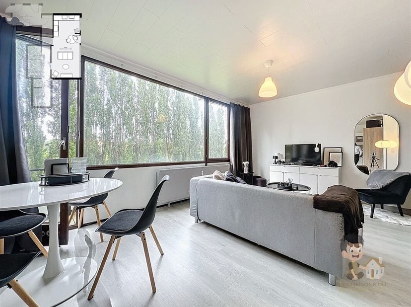 Charmant appartement gelegen in Marcinelle, biedt optimaal comfort met zijn 49m² zorgvuldig ontworpen leefruimte op de 2e verdieping met lift.&lt;br /&gt;
D