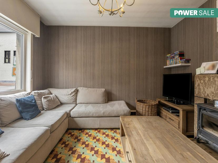 Deze woning is een zeldzame kans, vooral in de gewilde regio van Neveledorp. De gezinswoning biedt een uitstekende centrale ligging en is goed bereikb