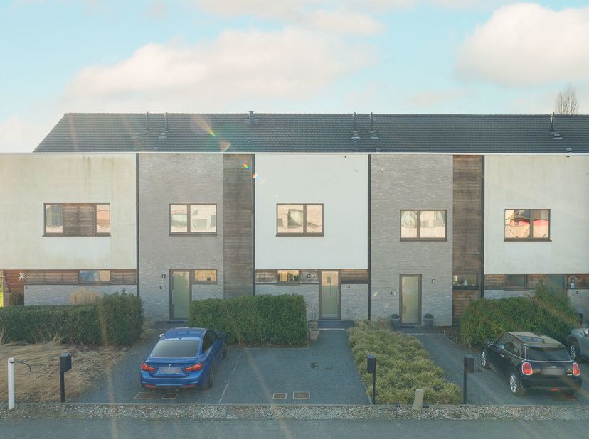 TE KOOP: Moderne Eengezinswoning in SterrebeekOntdek deze energiezuinige woning uit 2020, gelegen in de exclusieve buurt van Sterrebeek, nabij Tervure
