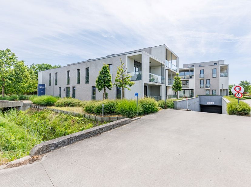 Appartement à vendre
                    à 8000 Sint-Pieters