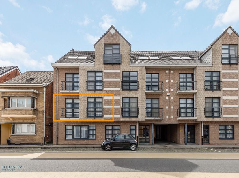 Op een uitstekende locatie te Lier (Koningshooikt) bevindt zich dit instapklare en energiezuinige 2-slaapkamer appartement inclusief garage. Het appar