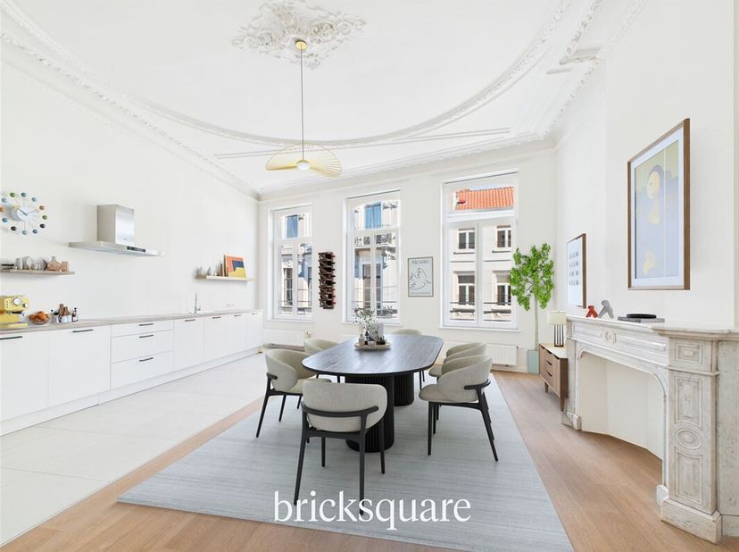 IXELLES - Dit unieke, volledig gerenoveerde appartement ligt in het hart van Brussel en wacht op een nieuwe eigenaar. Dit elegante appartement met twe