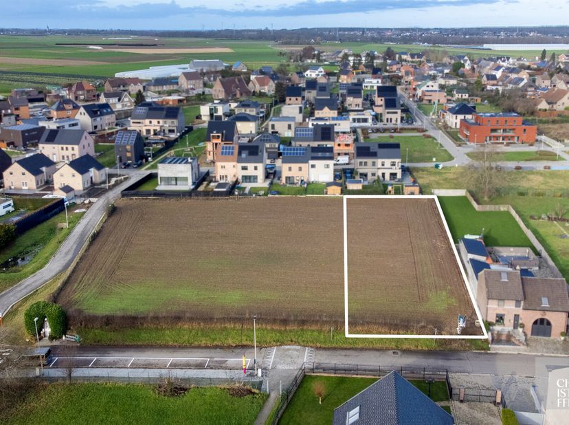 Deze bouwkavel kent een oppervlakte van 1.559 m² en is geschikt voor een open bebouwing. De kavel is gelegen in Veldwezelt, een deelgemeente van Lanak