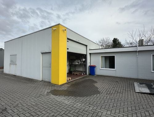                                         Bâtiment commercial à louer à Geel, € 1.500
