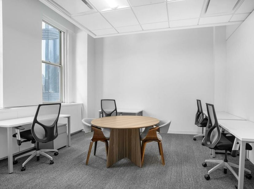 Un bureau sur mesure pour trois personnes avec prise en charge complète.&lt;br /&gt;
Découvrez une sélection d&#039;espaces de travail partagés et de bureaux fle