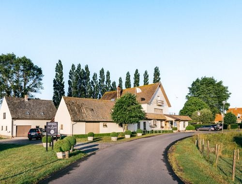                                         Bien commercial avec habitation à vendre à Lo, € 895.000
