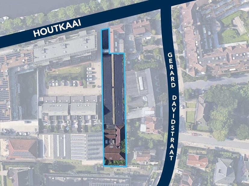 Terrein van 1.383 m² te koop met residentieel ontwikkelingspotentieel nabij het centrum van Brugge, gelegen op amper 800 m van de Bevrijdingslaan met