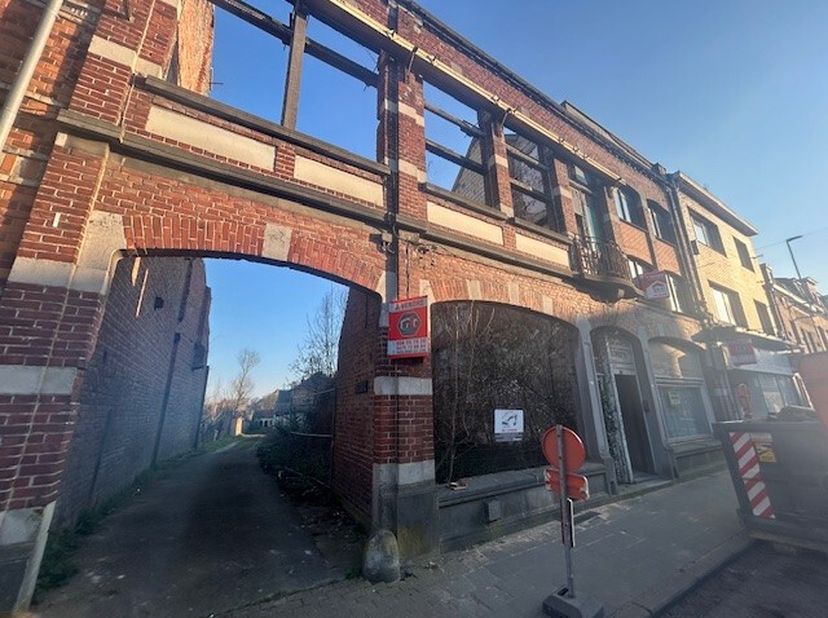 Terrain de projet avec de nombreuses possibilités à vendre à Comines ! Découvrez cette opportunité d&#039;investissement unique sur un terrain de 1995 m² a