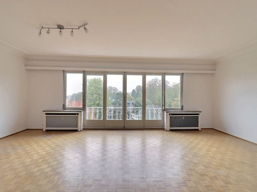 Franklin Roosevelt - Ter Kamerenbos: Ruim appartement met 2 slaapkamers en terras!&lt;br /&gt;
Het appartement bestaat uit een inkomhal, woonkamer, eetkamer