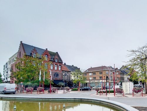                                         Bien commercial à louer à Renaix, € 2.000
