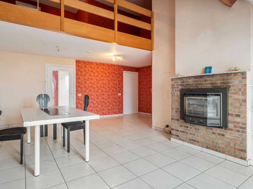 Le moyen le plus rapide pour visiter cet appartement? Demandez votre visite via le bouton rouge de notre site Web (www.dewaele.com) et vous serez cont