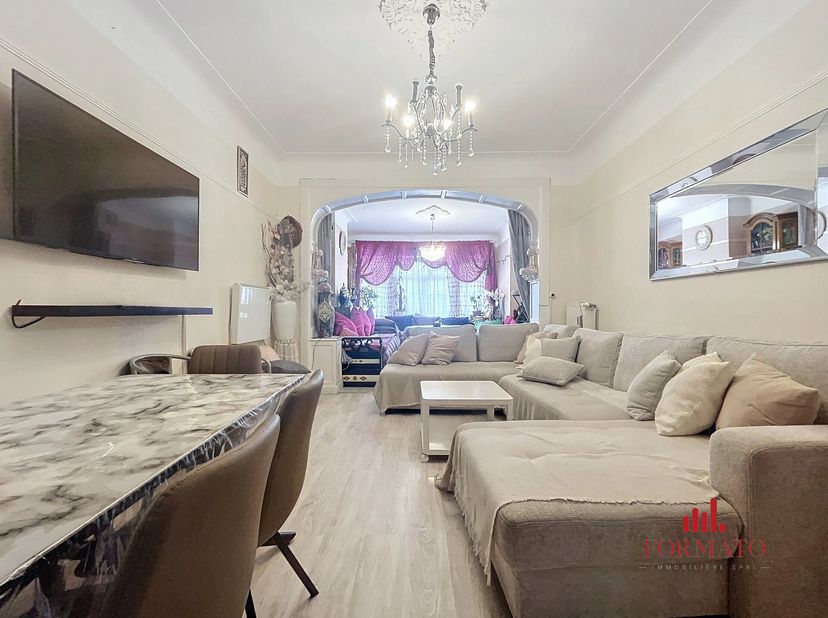 Appartement avec jardin à rénover  Un potentiel unique à Ganshoren&lt;br /&gt;
Vous rêvez de créer un espace à votre image ? L&#039;Immobilière FORMATO vous prop