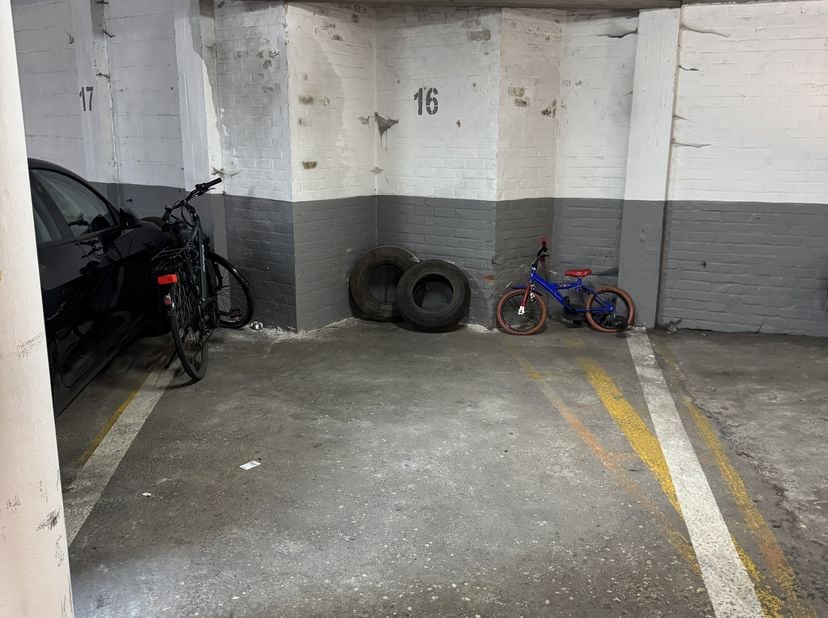 Garage à louer
                    à 2800 Mechelen