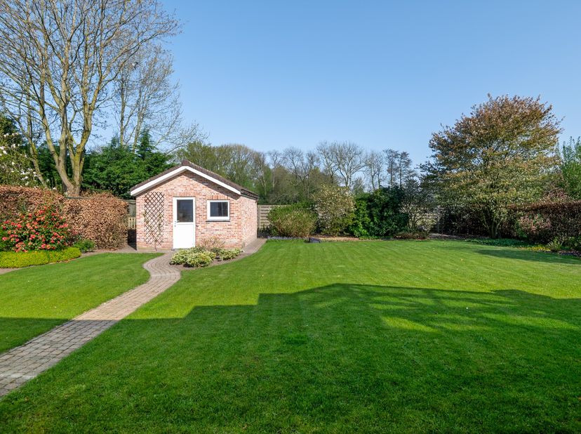 Aangename vrijstaande woning met heerlijke tuin op een perceel van 840 m² gelegen in een groene doodlopende straat in Kalmthout&lt;br /&gt;
&lt;br /&gt;
Vrijstaan